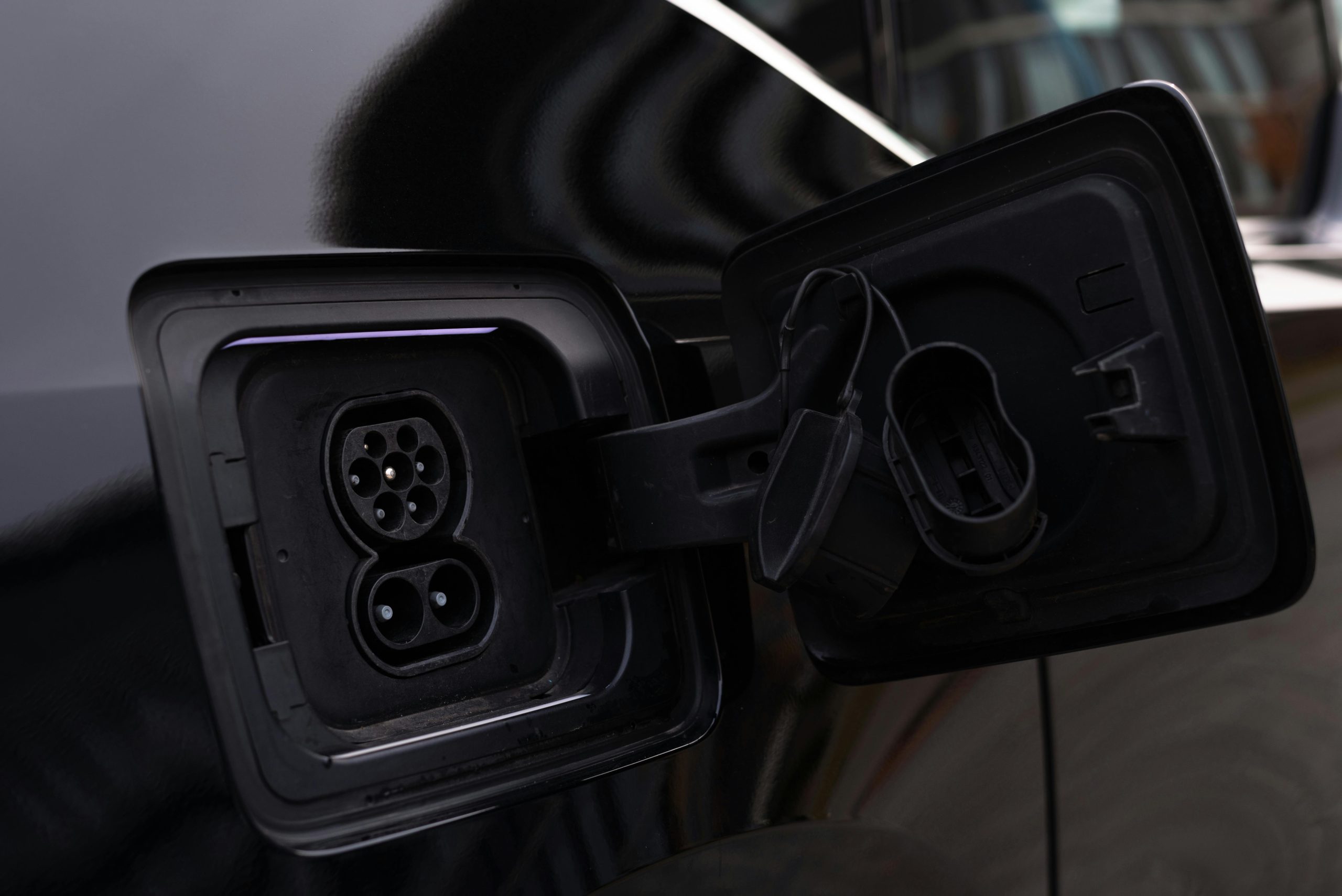 What Tacoma Homeowners Should Know About EV Charger Installation